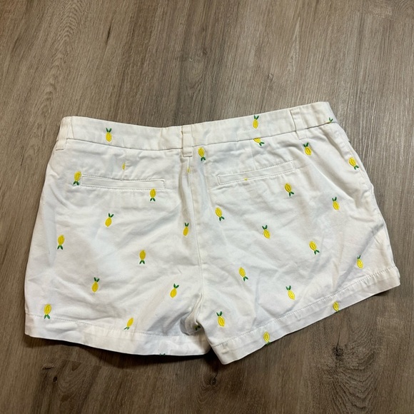 Merona Vintage Embroidered Lemon Print White Shorts Size 8 - Picture 2 of 3